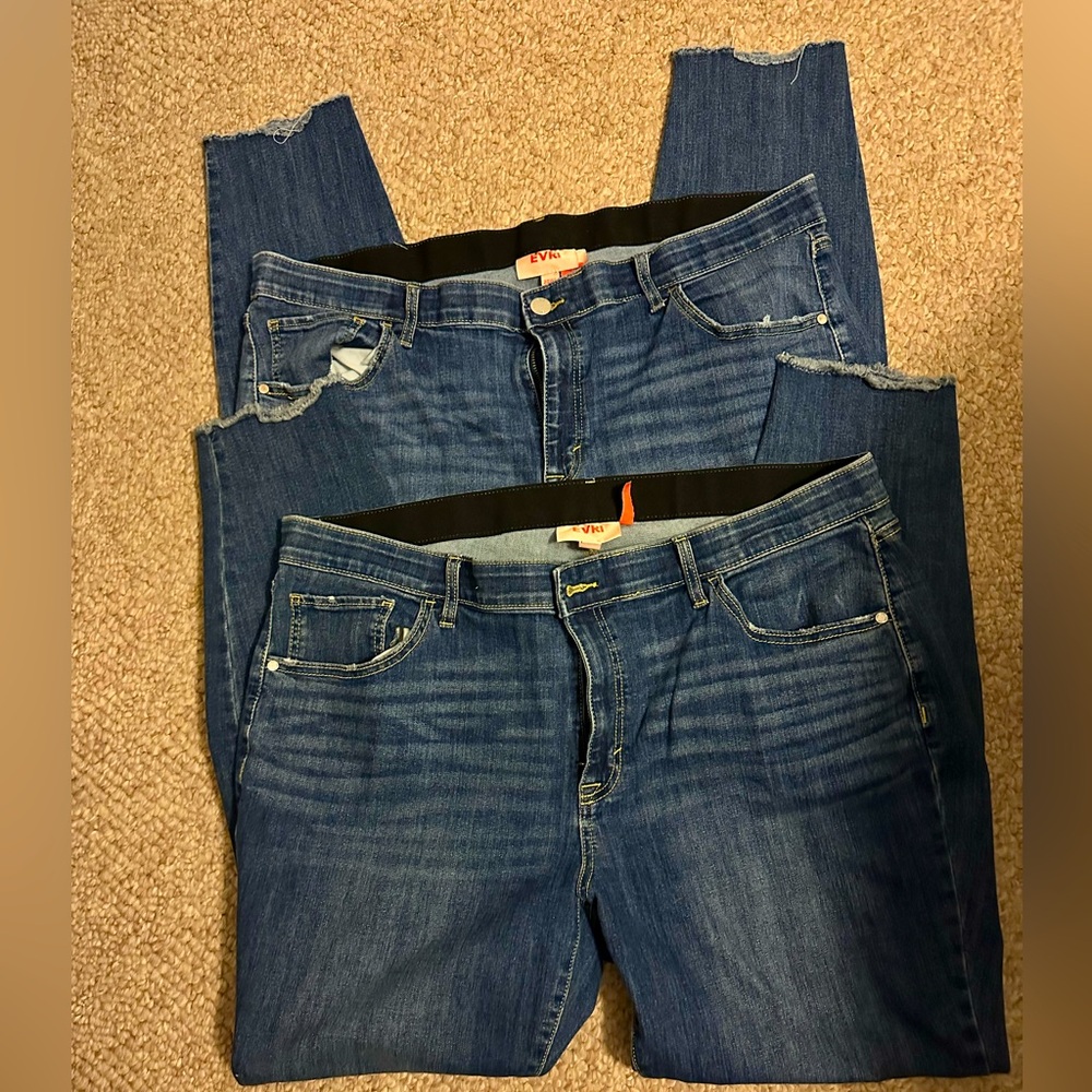 2 pair Women’s size 20W Long EVRI Skinny Jeans 20WL